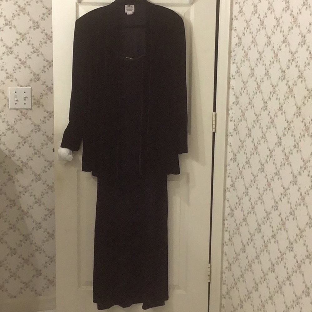 EVENING WEAR PLUS size 20W 2 piece sleeveless Maxi dress w/ full jacket.